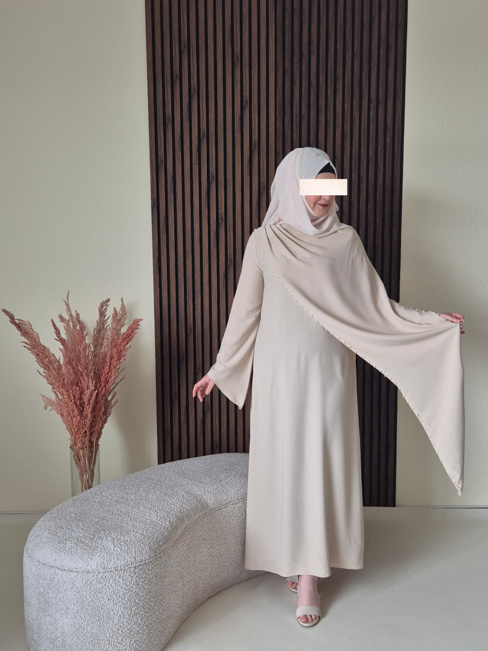 Haya Pearl Kleid- elegant & besonders in beige