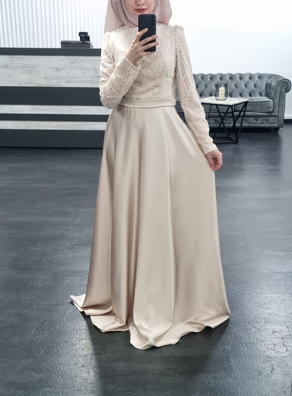 A63 - Abendkleid beige