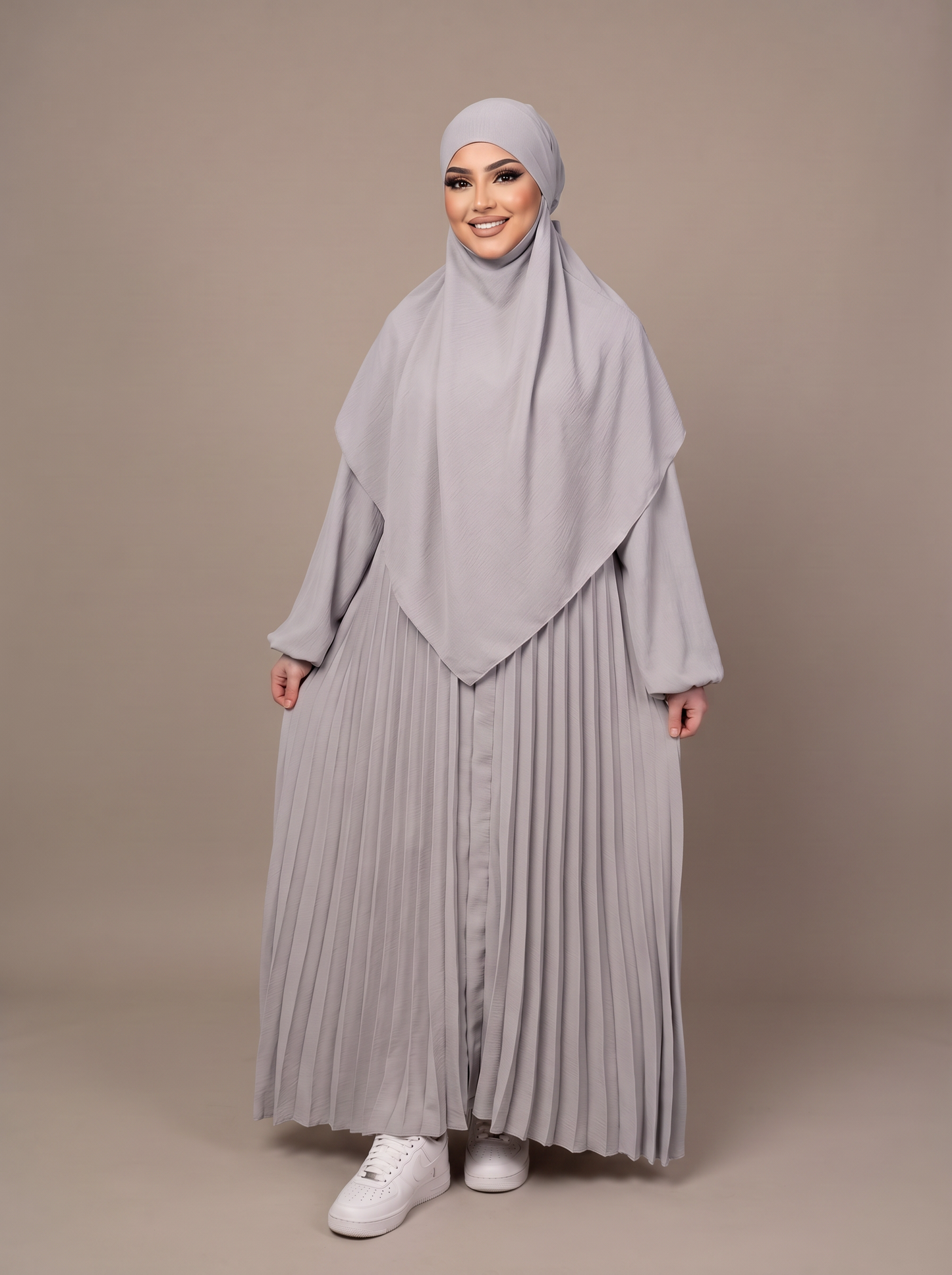 Nisara Abaya mit Khimar