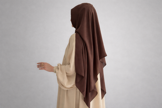 Der Krepp Hijab – Schlichte Eleganz für jeden Tag