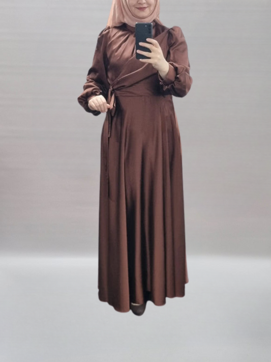 A65- Satenoptik Abendkleid in braun