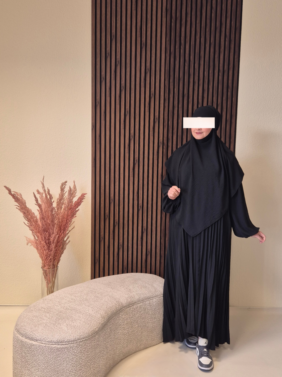 Nisara Abaya mit Khimar in schwarz