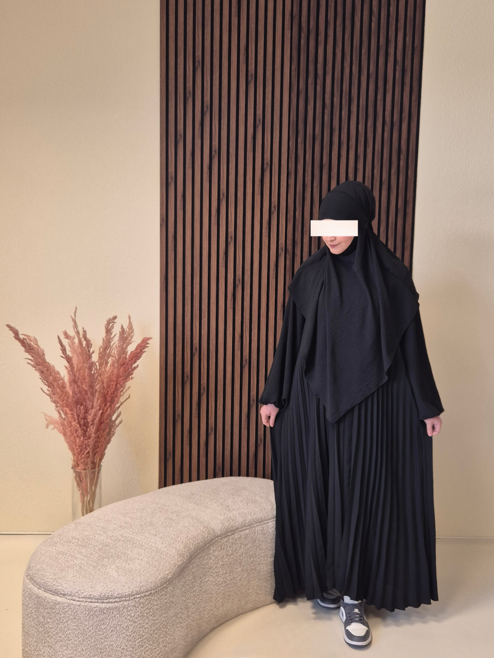 Nisara Abaya mit Khimar in schwarz
