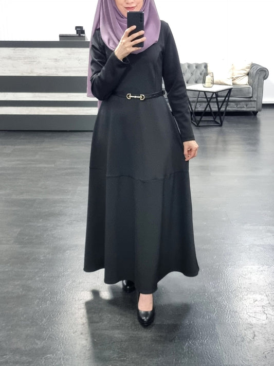 660- schlichts Kleid schwarz