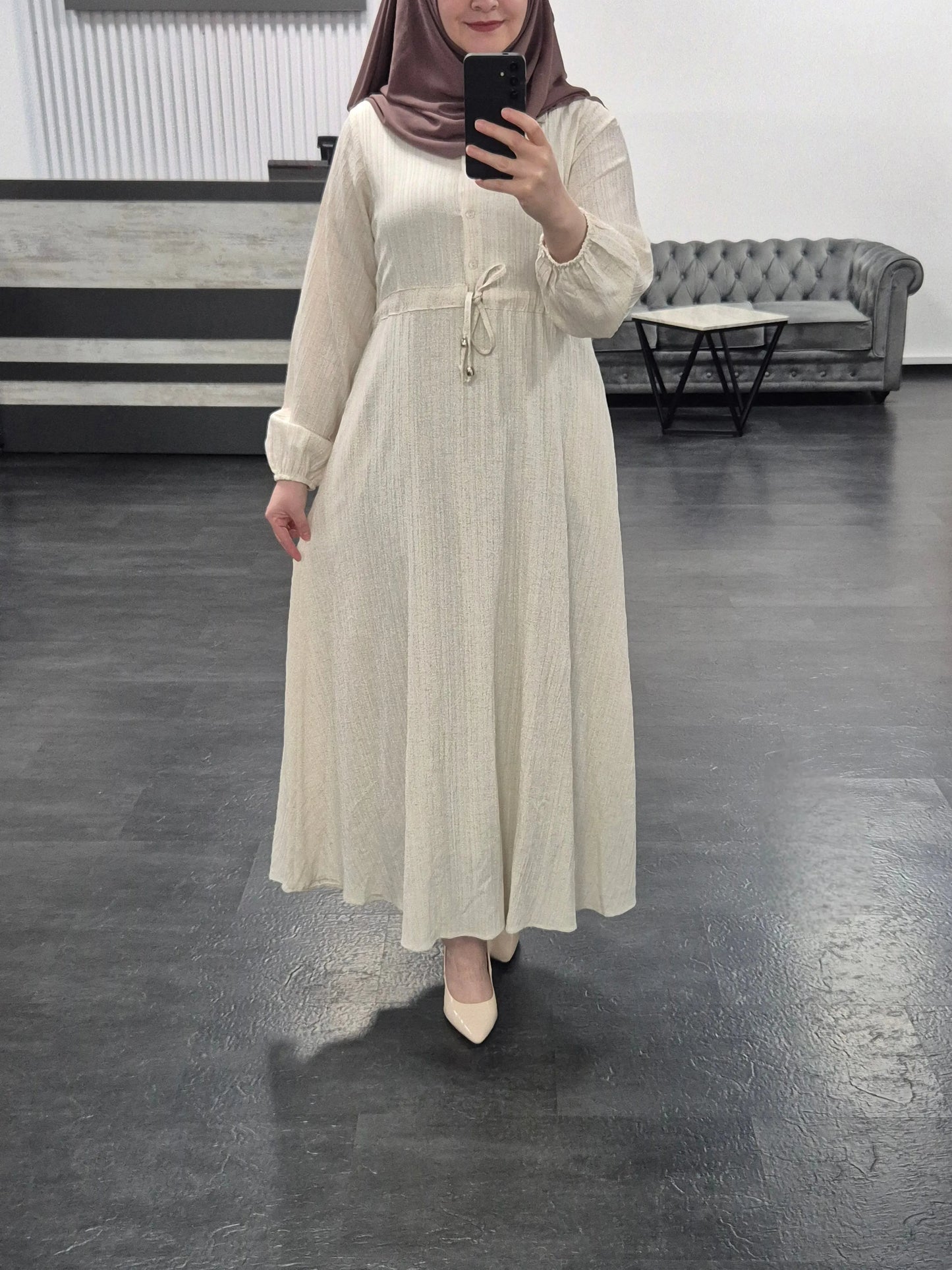 715 - altweißes Kleid mit Zugband