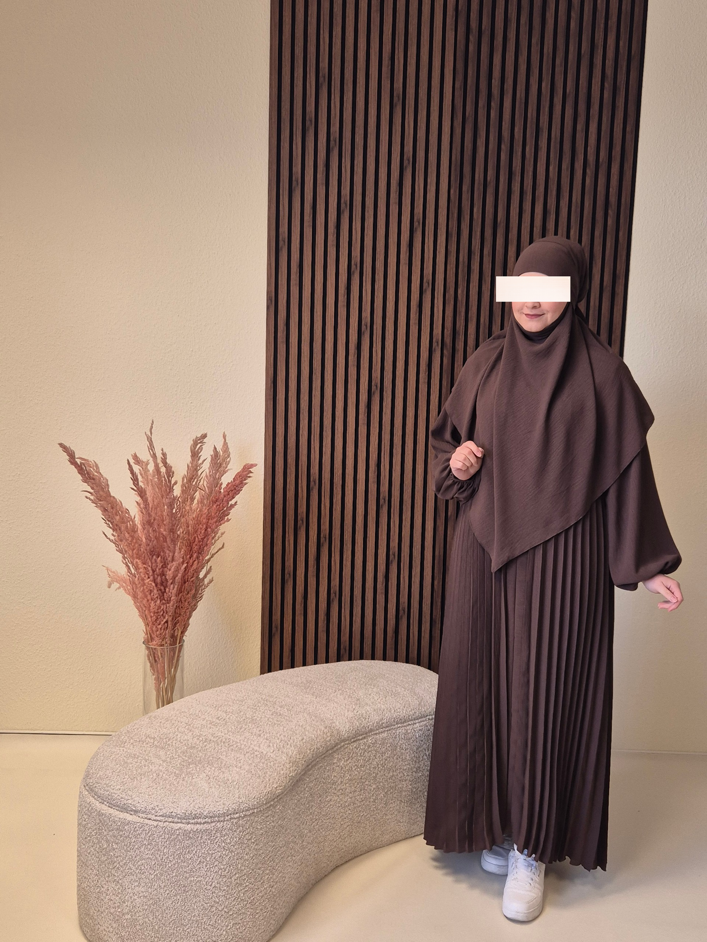 Nisara Abaya mit Khimar in braun