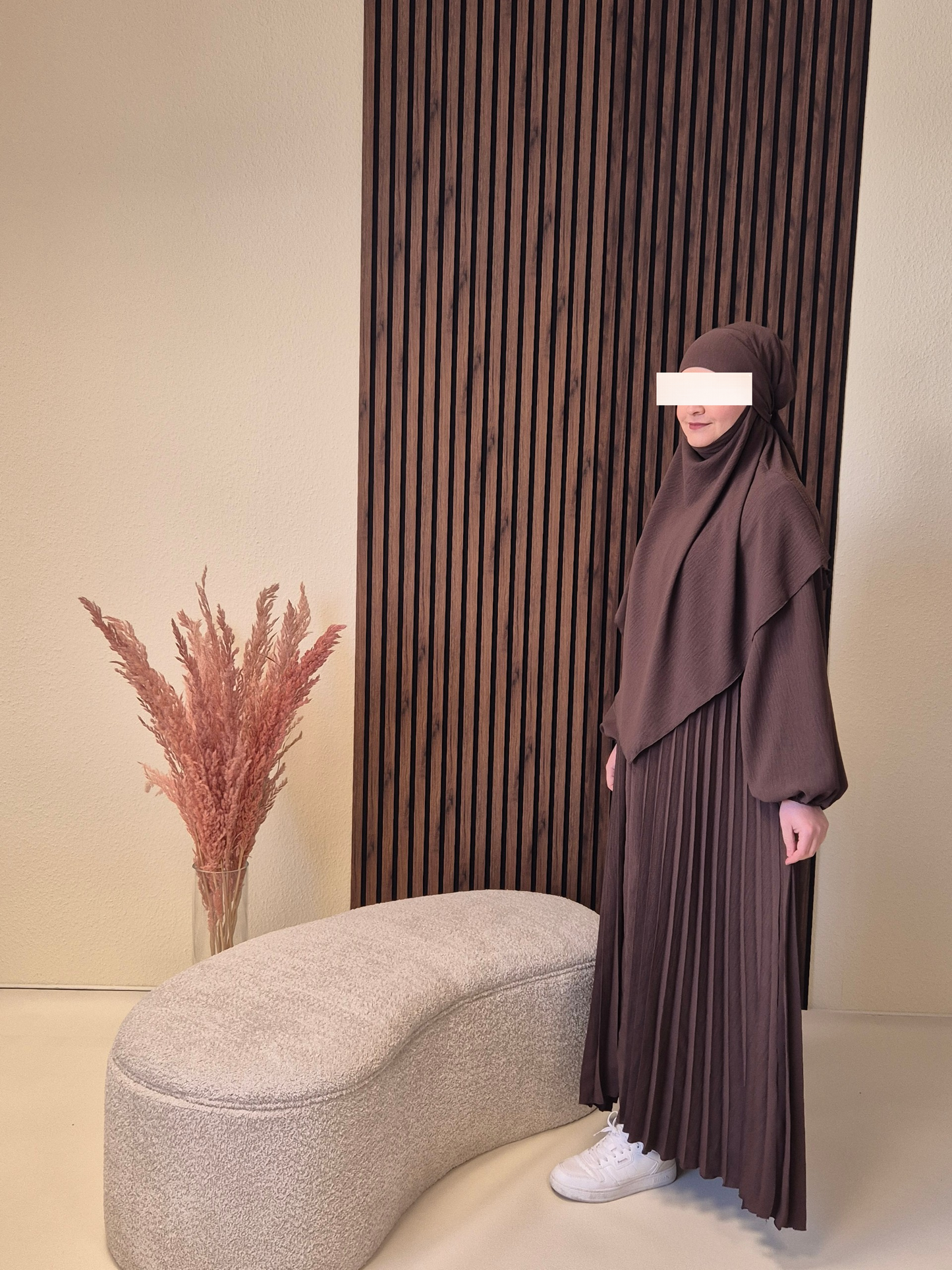 Nisara Abaya mit Khimar in braun