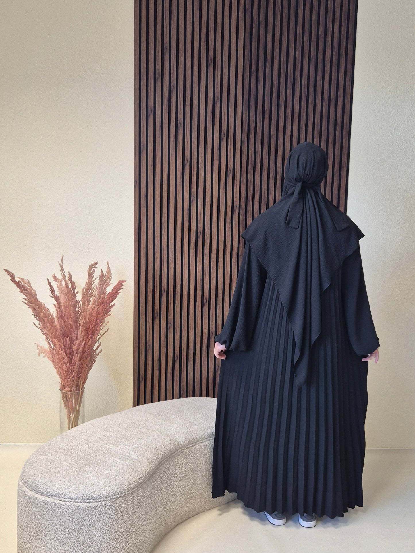 Nisara Abaya mit Khimar in schwarz