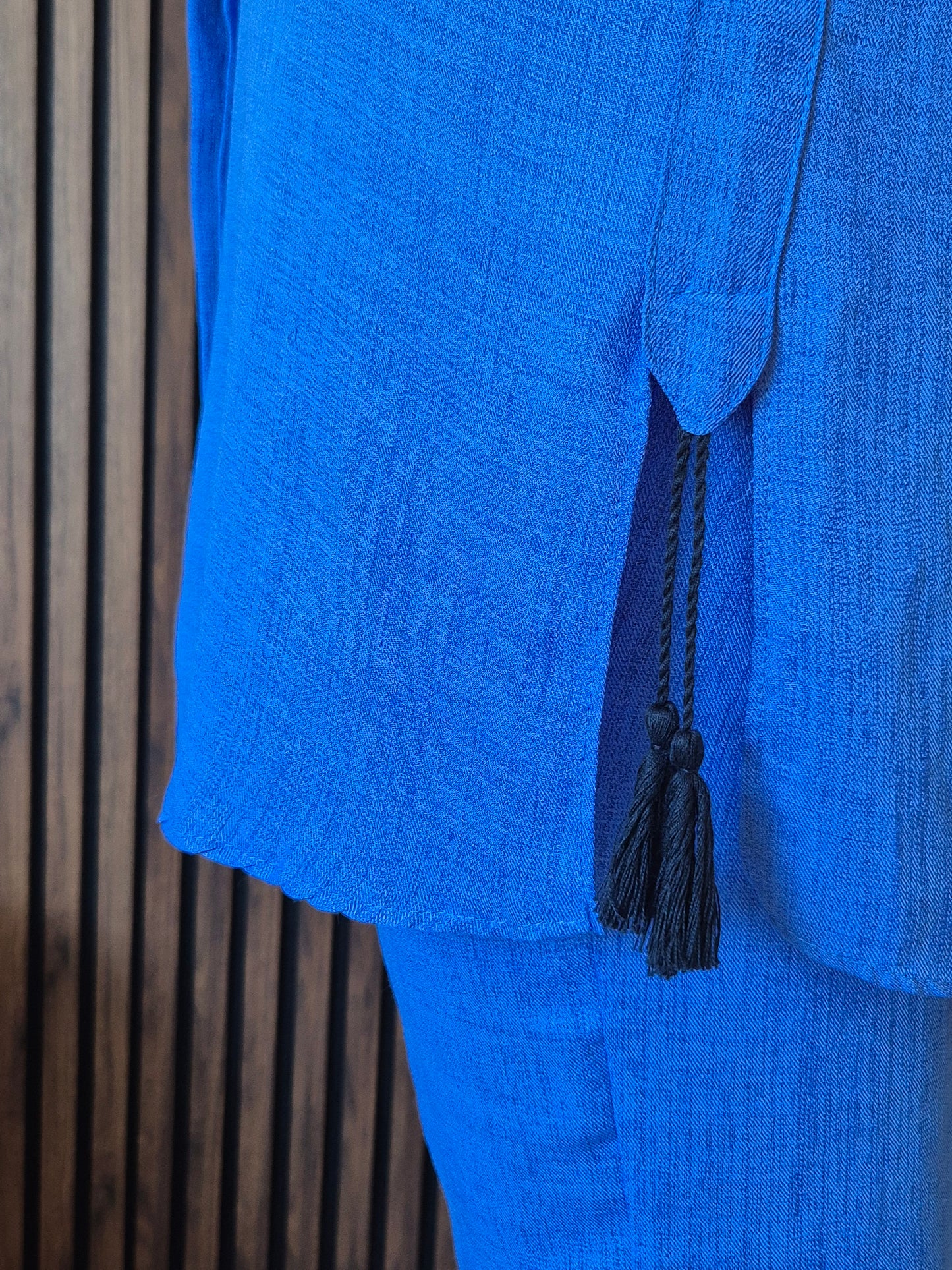 Zweiteiler mit Quaste blau
