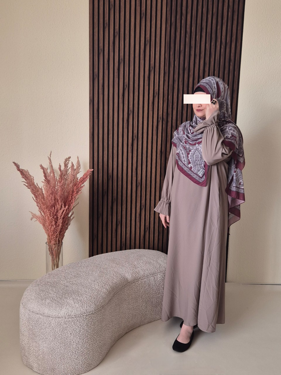 Layina Abaya - zeitlos in taupe