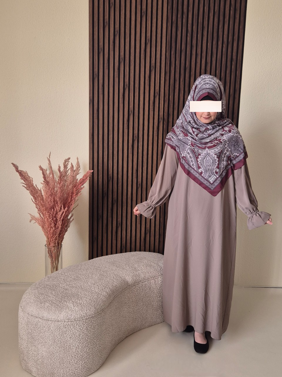 Layina Abaya - zeitlos in taupe