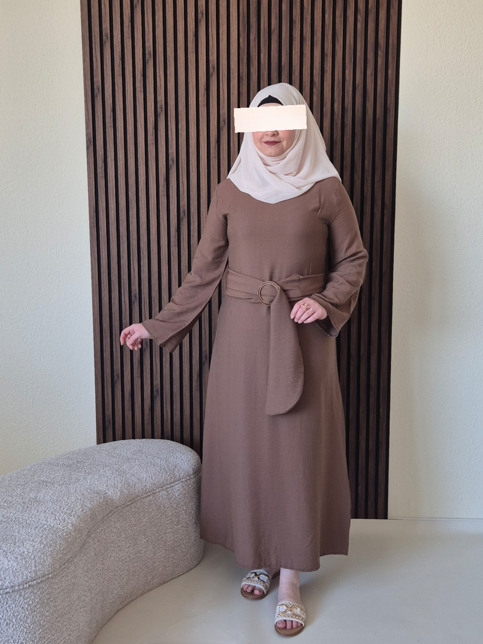 Lia Kleid - feminin in braun