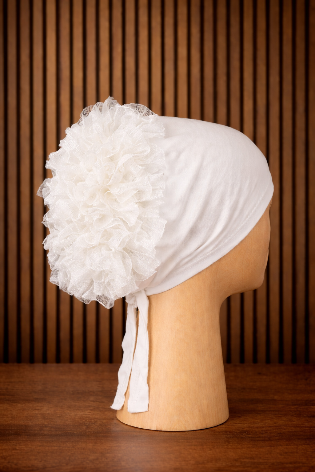 Bonnet mit Spitze