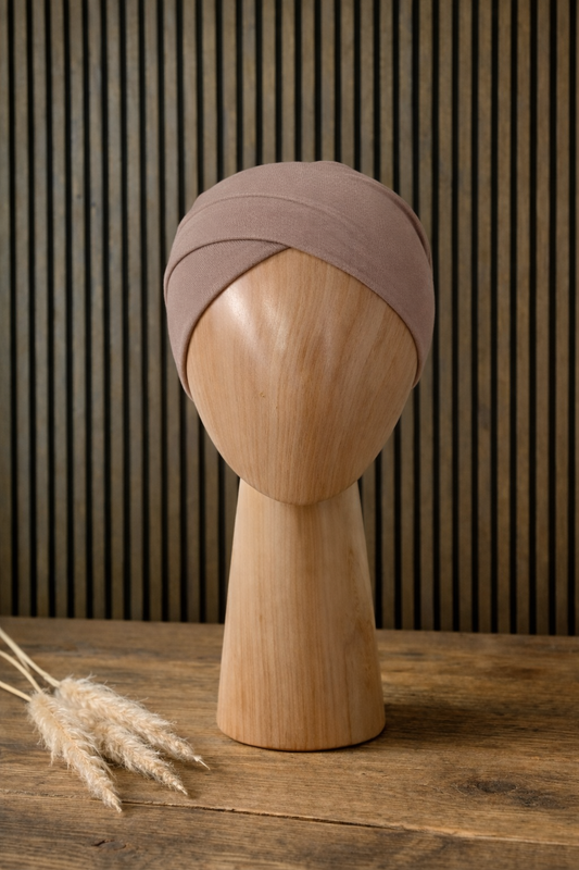 Schlauch Bonnet über Kreuz mocca