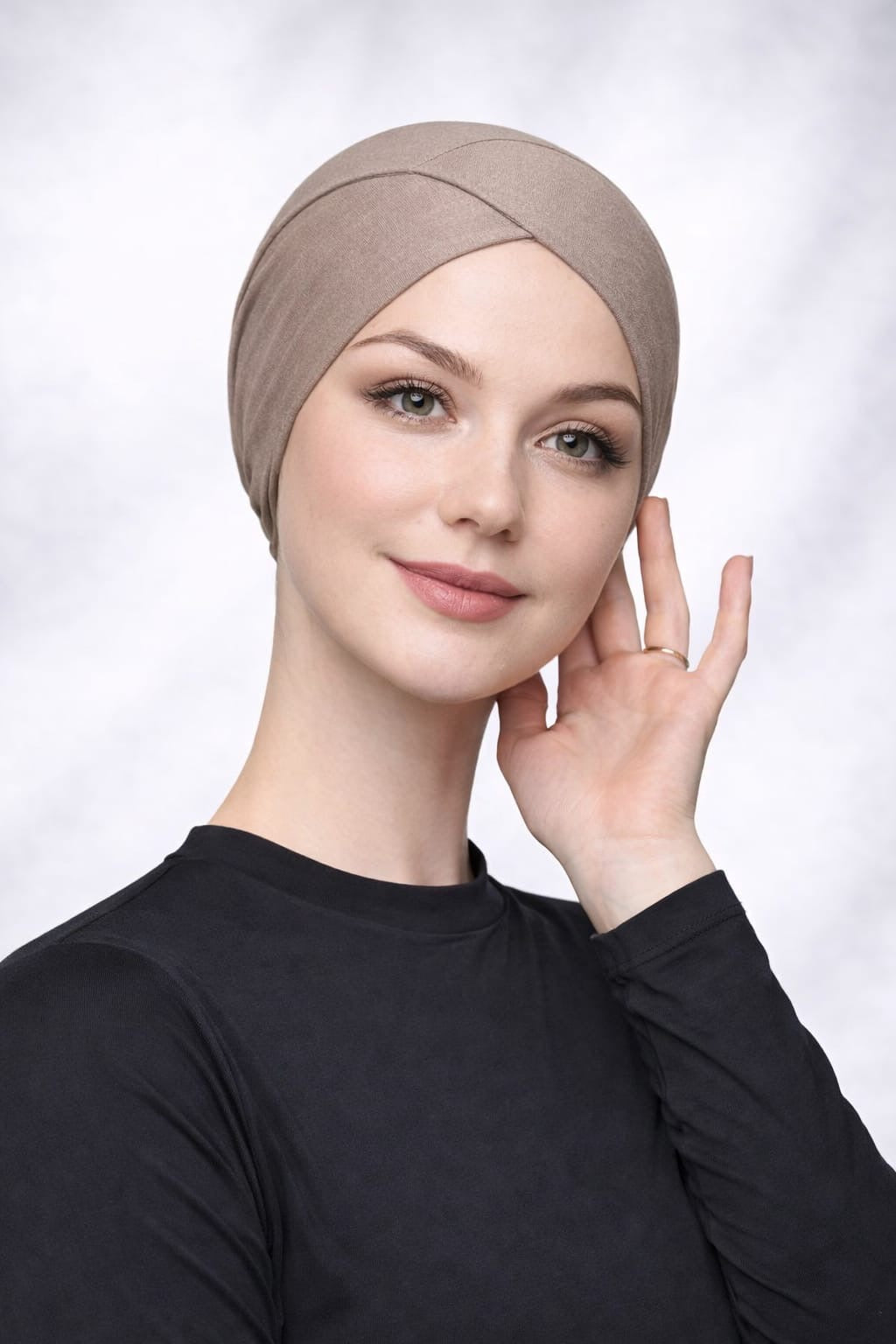 Schlauch Bonnet über Kreuz mocca