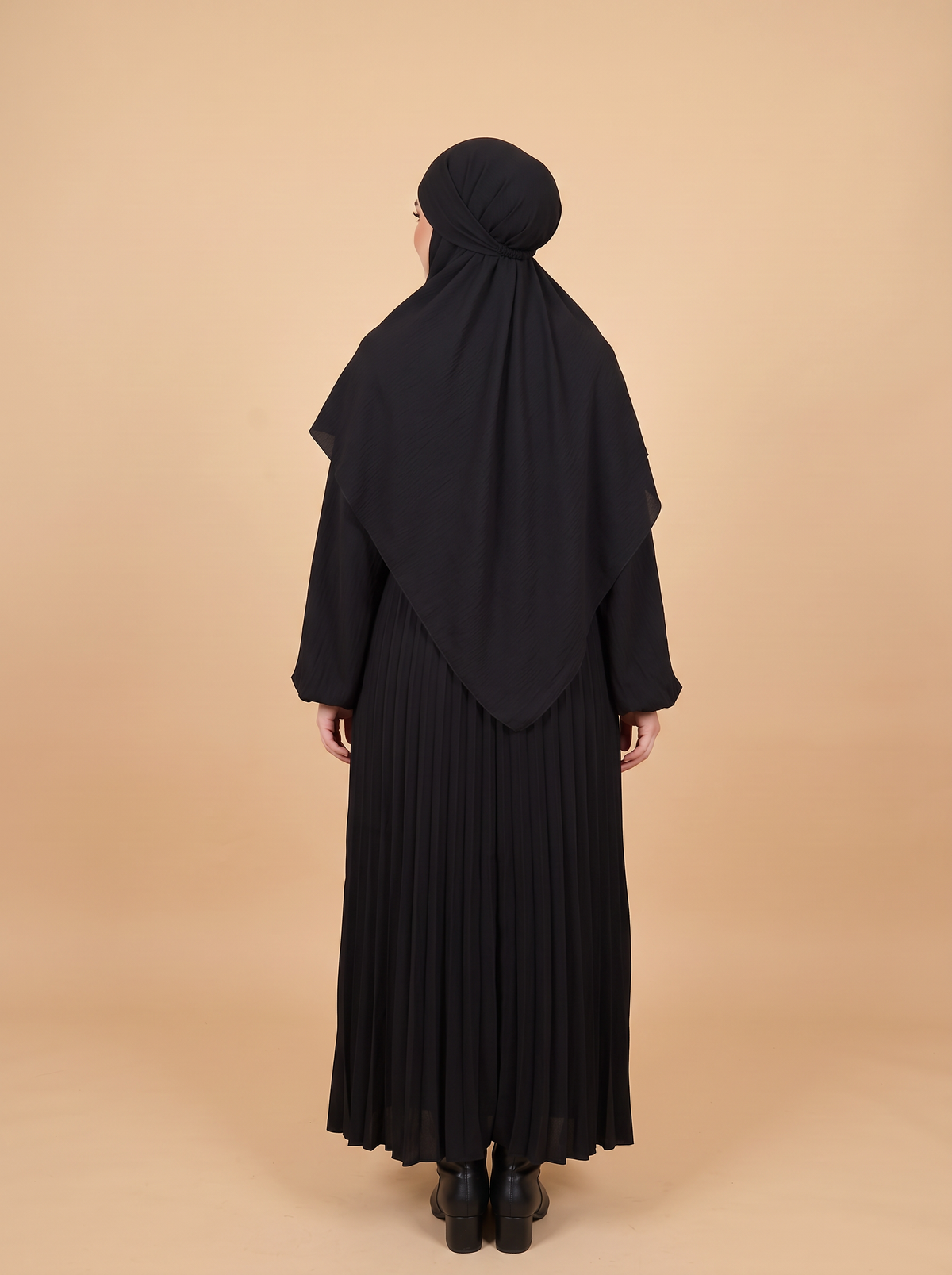 Nisara Abaya mit Khimar