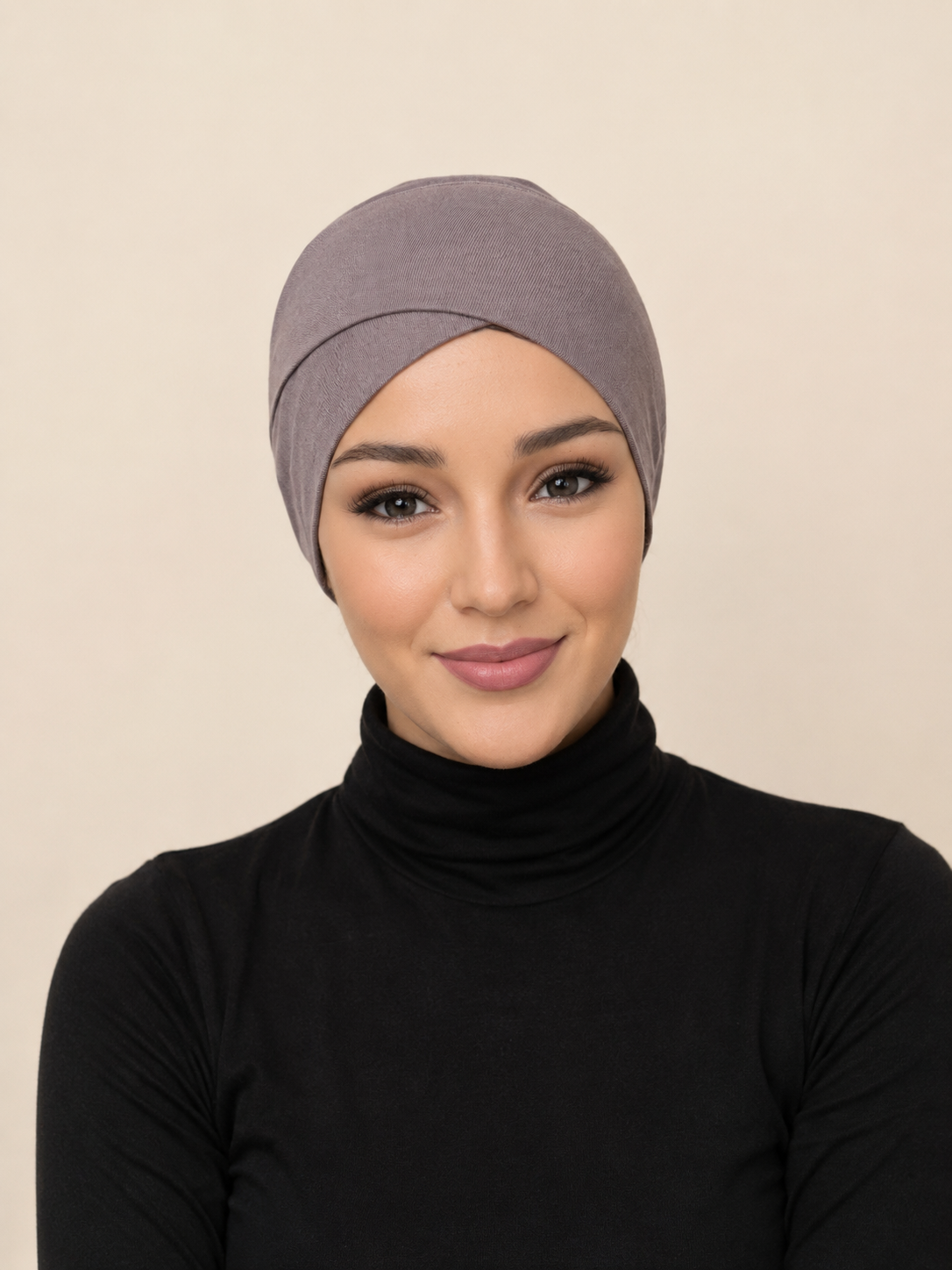 Schlauch Bonnet über Kreuz helltaupe